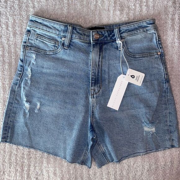 NWTs Sanctuary Sidewalk High Rise Raw Hem Distressed Denim Blue Shorts Size 28 - Picture 1 of 5